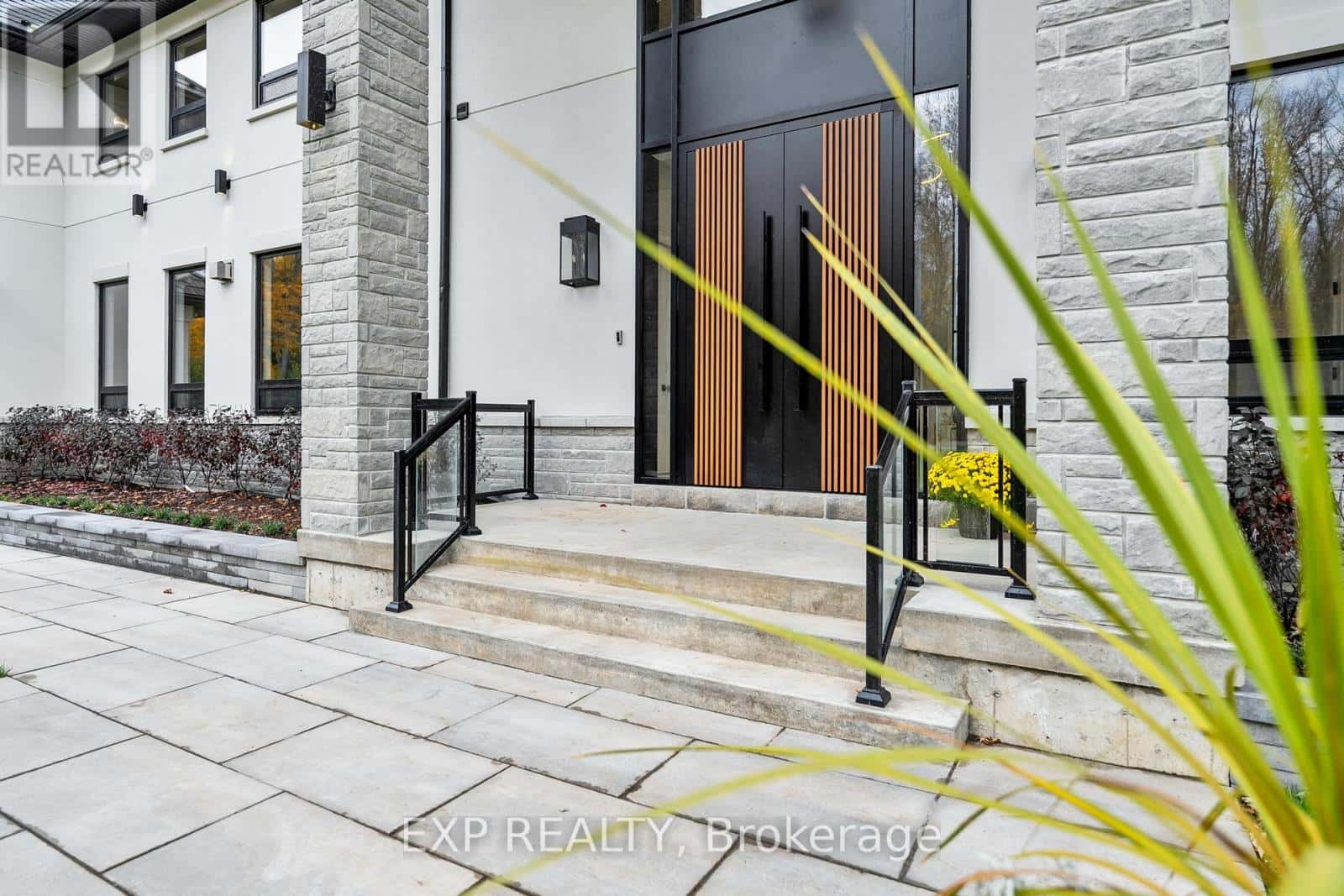 98 MCRAE BEACH ROAD S — Georgina (Pefferlaw), Ontario - Photo 3 of 50