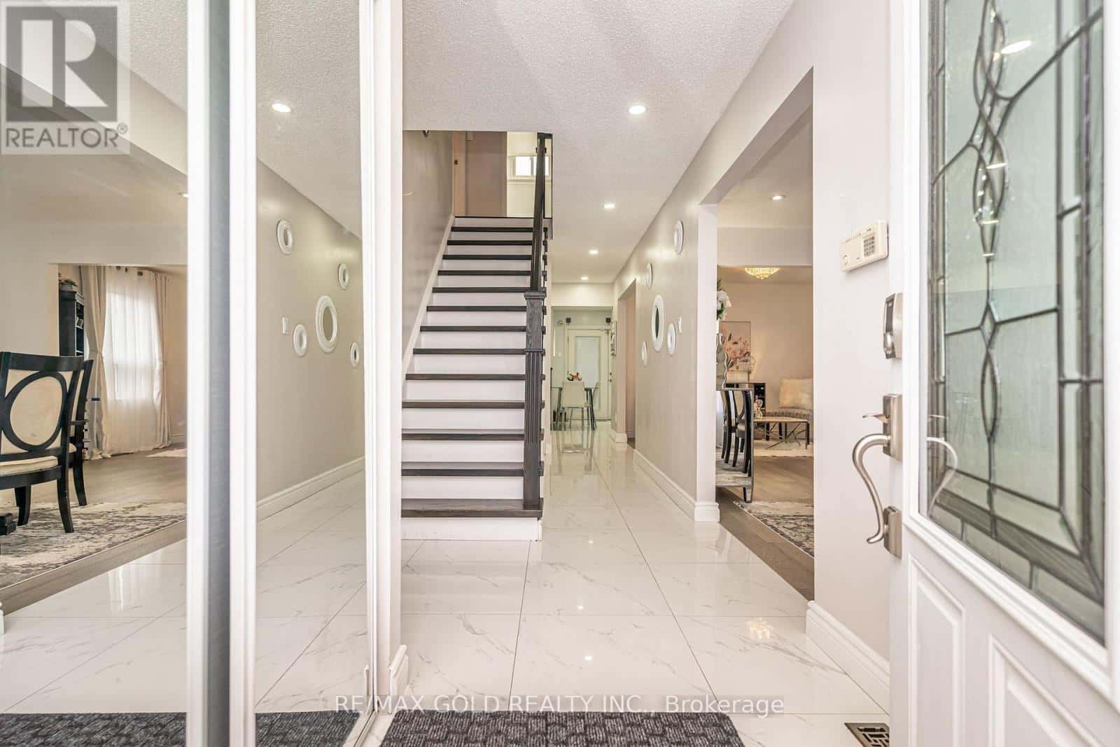 29 NICKEL CRESCENT — Brampton (Westgate), Ontario - Photo 4 of 50