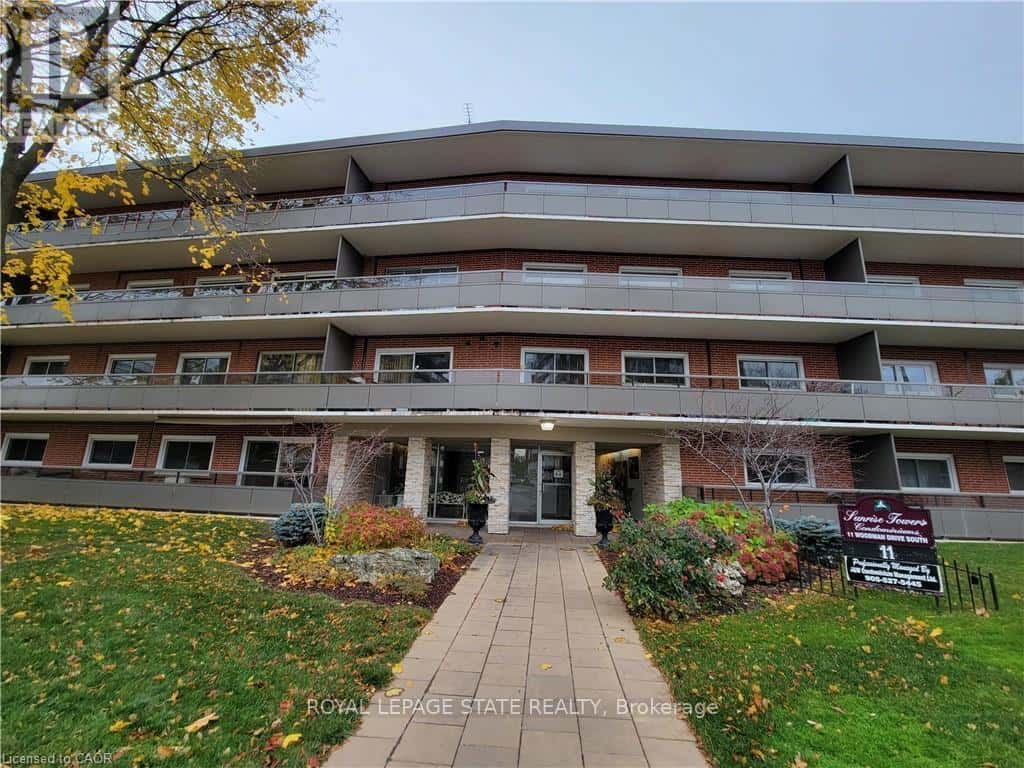 210 - 11 WOODMAN DRIVE S — Hamilton (Greenford), Ontario - Photo 2 of 23