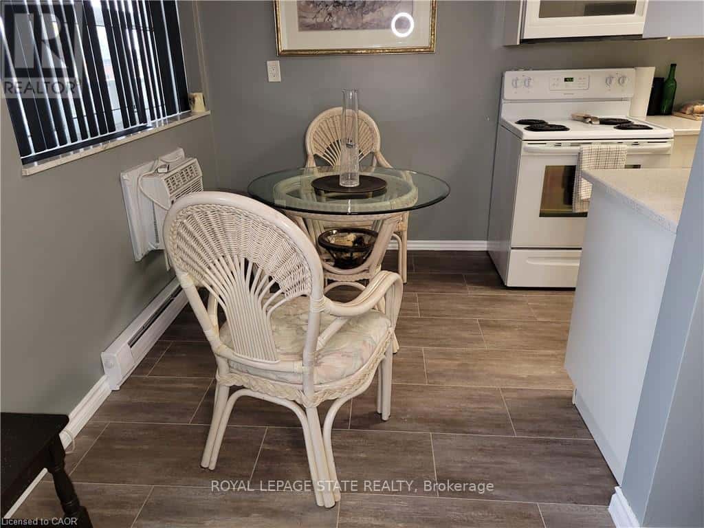 210 - 11 WOODMAN DRIVE S — Hamilton (Greenford), Ontario - Photo 5 of 23