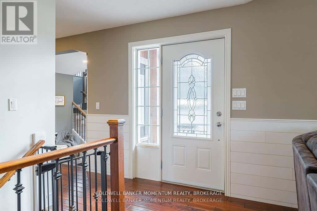 719 WELLAND ROAD — Pelham (Fenwick), Ontario - Photo 4 of 44