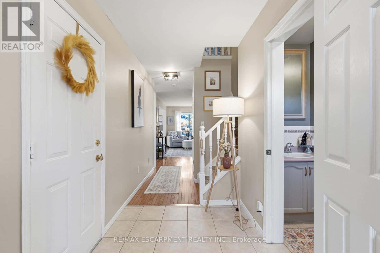 10 SWAYZE COURT — West Lincoln (Smithville), Ontario - Photo 5 of 40