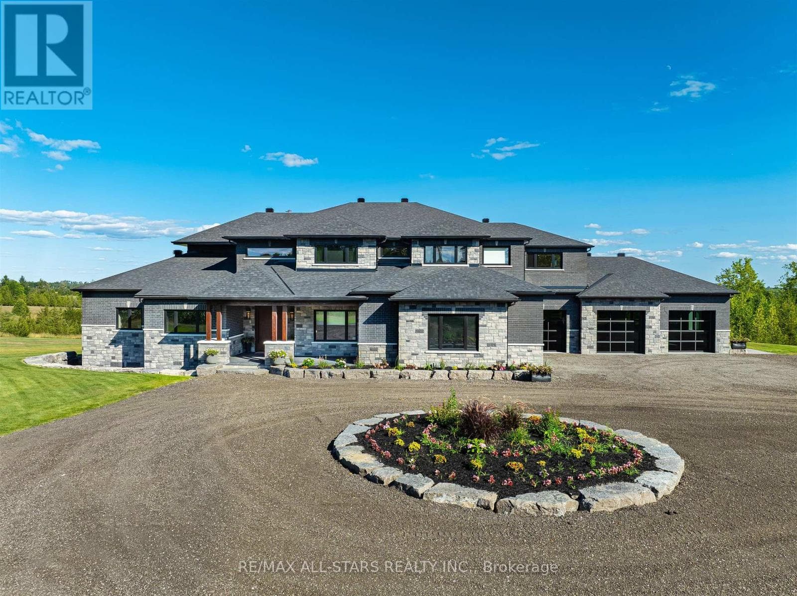 6374 SMITH BOULEVARD — Georgina (Baldwin), Ontario - Main photo