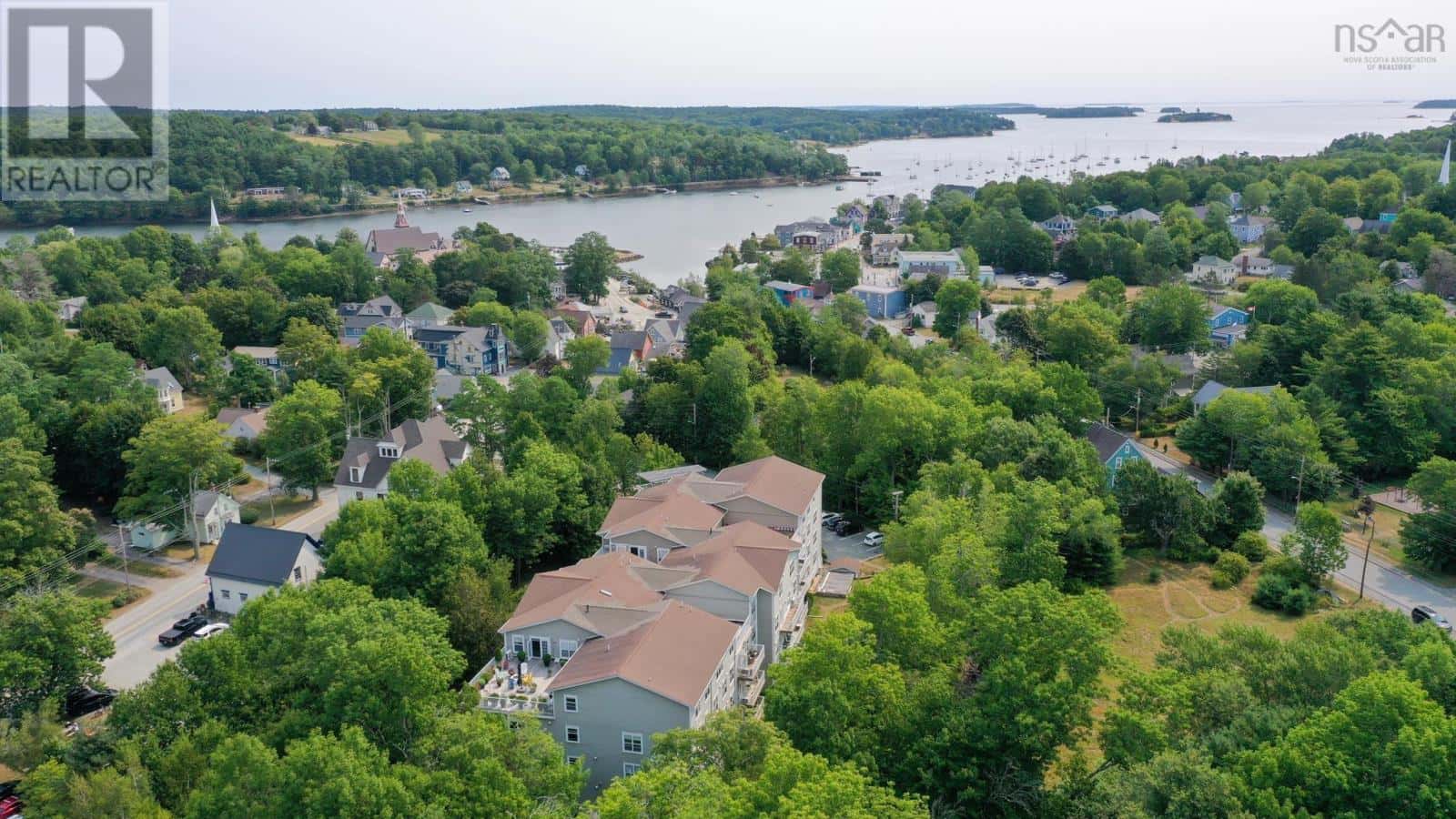 308 476 Main Street — Mahone Bay, Nova Scotia - Photo 2 of 43