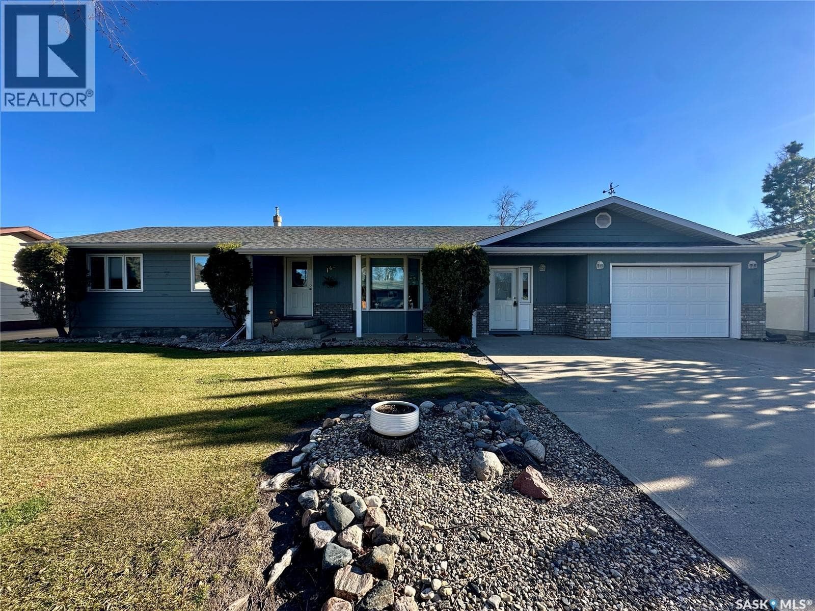 142 Coronation DRIVE — Canora, Saskatchewan - Main photo