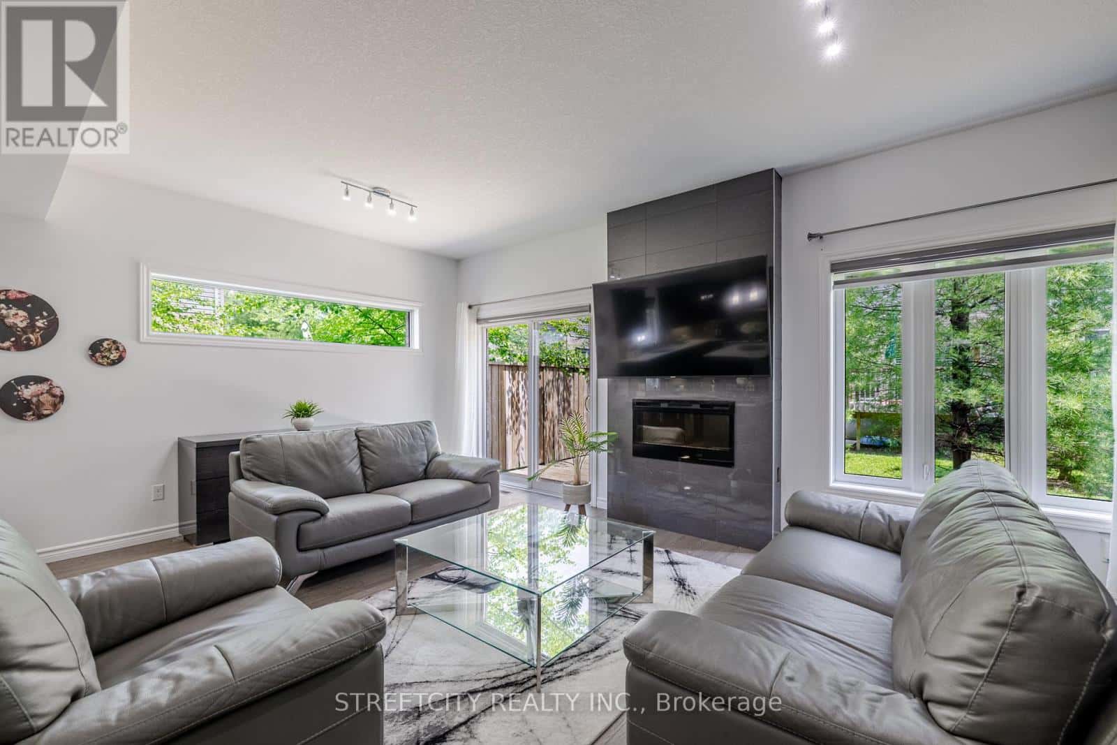 99 - 1924 CEDARHOLLOW BOULEVARD — London North (North D), Ontario - Photo 5 of 45