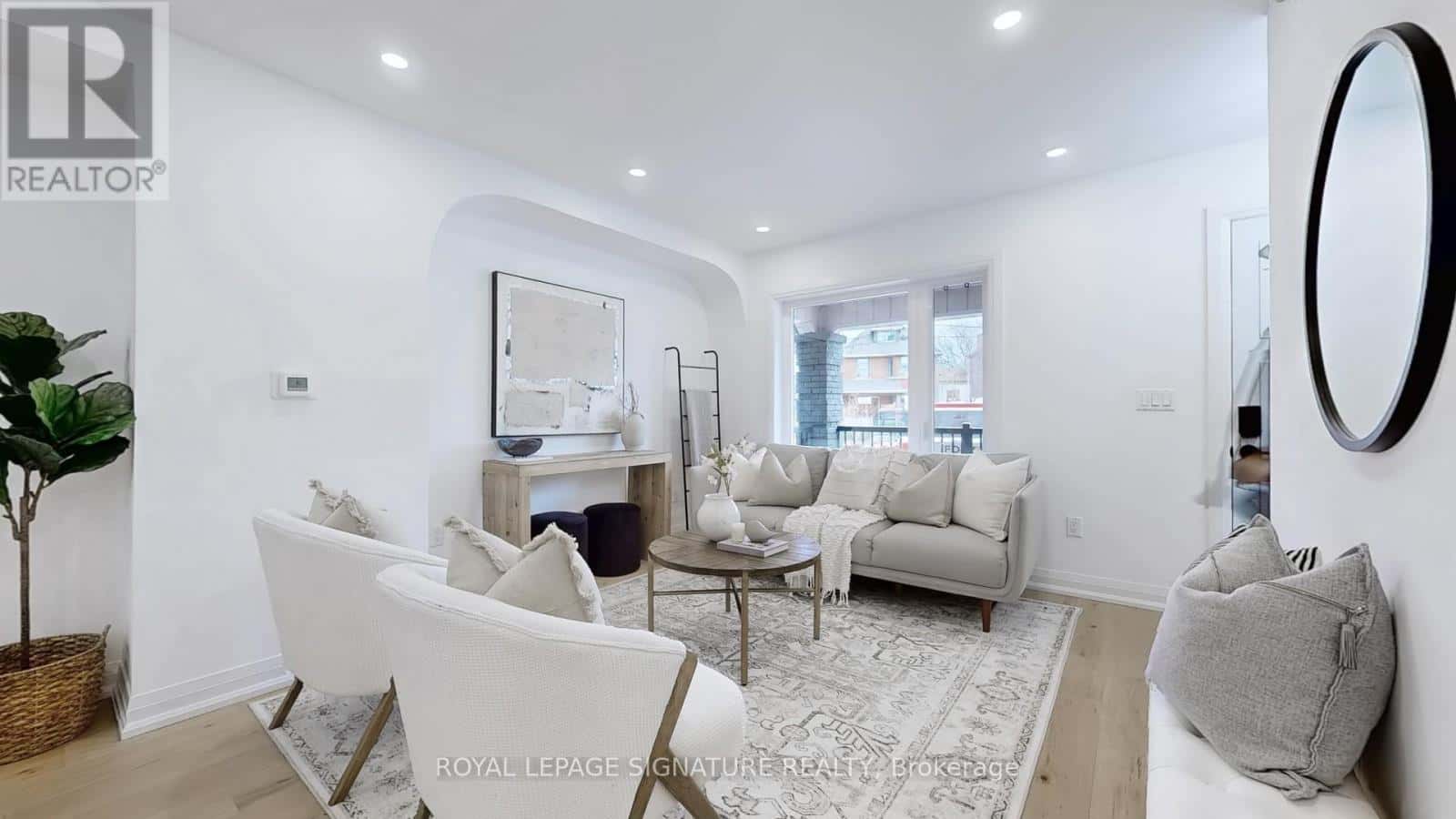 914 BROADVIEW AVENUE — Toronto (Playter Estates-Danforth), Ontario - Photo 3 of 27