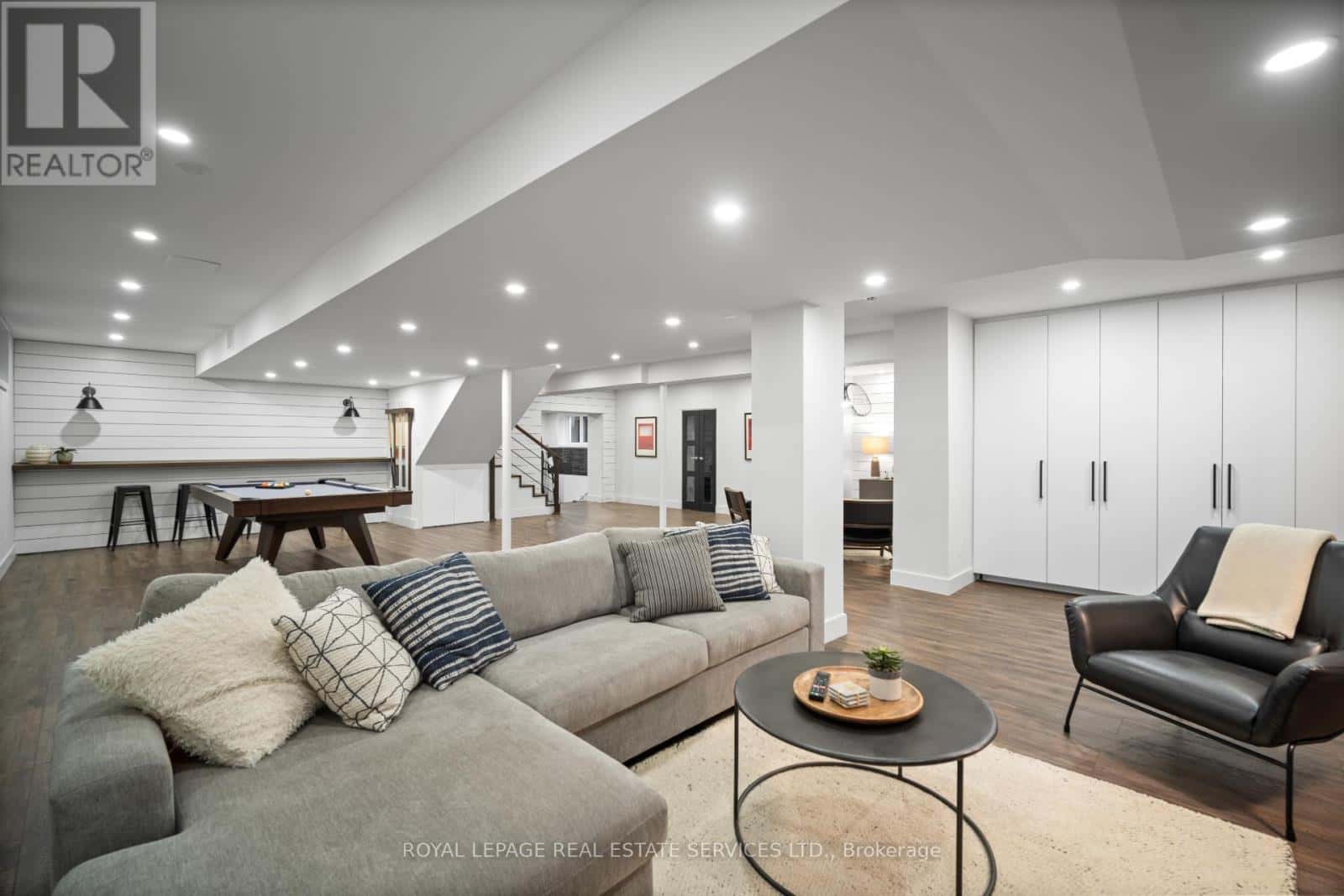 3 FRIARS LANE — Toronto (Princess-Rosethorn), Ontario - Photo 4 of 49