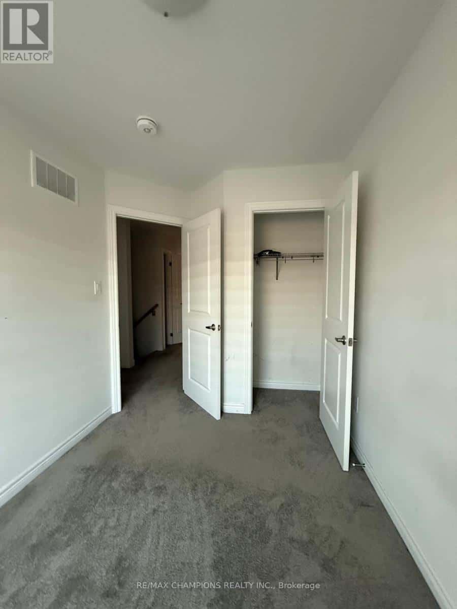 10 RADISON LANE — Hamilton (McQuesten), Ontario - Photo 4 of 37