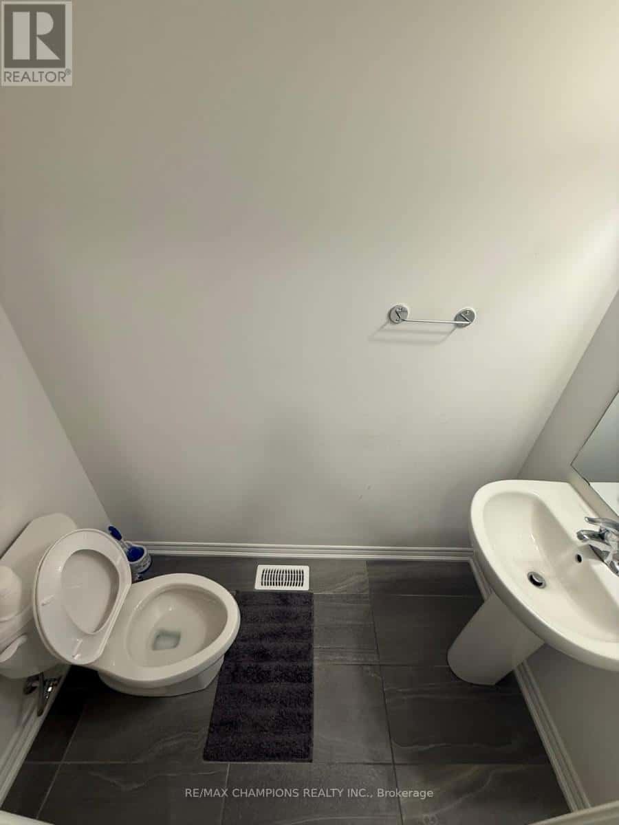 10 RADISON LANE — Hamilton (McQuesten), Ontario - Photo 3 of 37