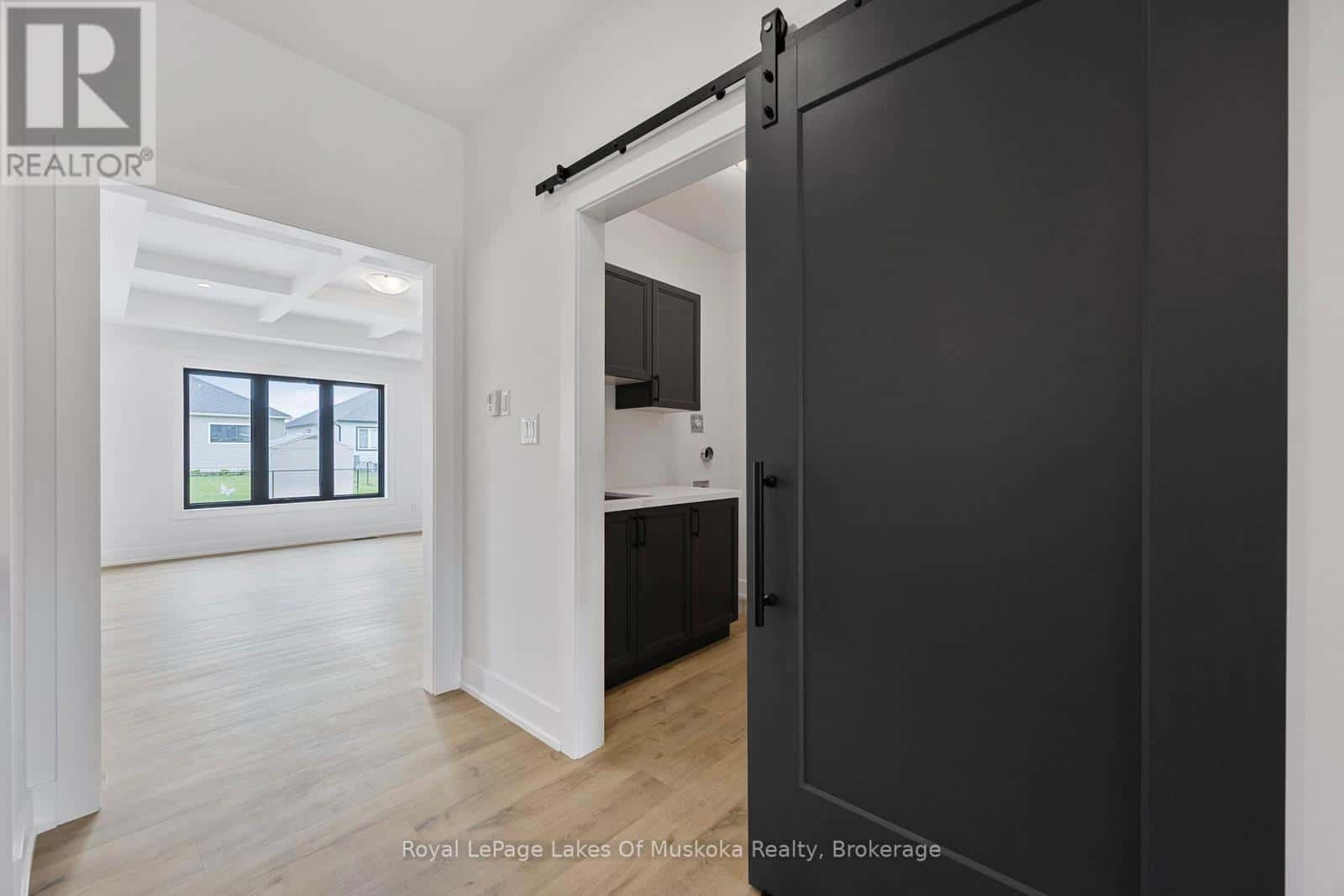 116 BRANDON AVENUE — Severn (Coldwater), Ontario - Photo 3 of 14