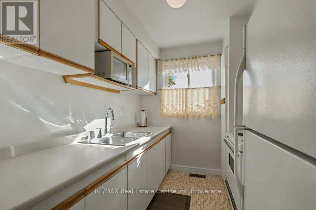 205 - 31 GREENGATE ROAD — Guelph (Junction/Onward Willow), Ontario - Photo 3 of 33