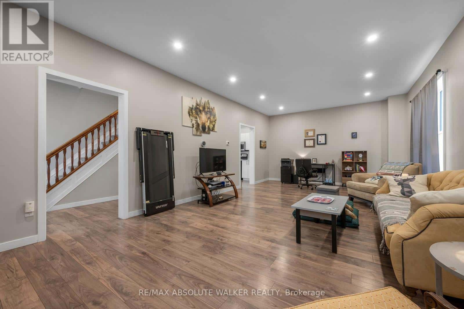 321 WOOD STREET W — Prescott, Ontario - Photo 3 of 34