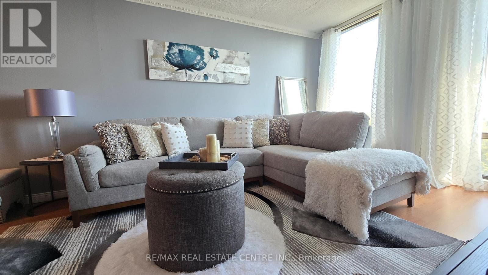 609 - 1540 PICKERING PARKWAY — Pickering (Town Centre), Ontario - Main photo