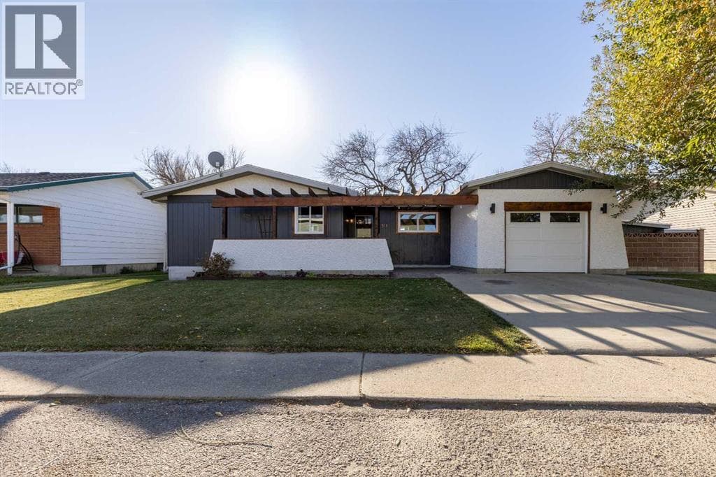 511 Centennial Avenue — Picture Butte, Alberta - Main photo