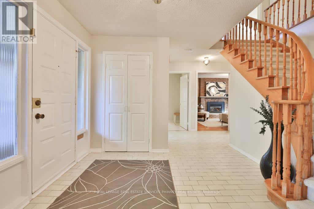 700 FIELDSTONE ROAD — Mississauga (Erindale), Ontario - Photo 5 of 45