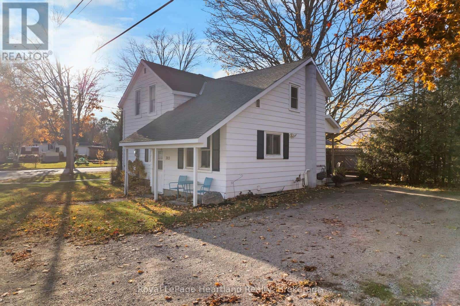 385 MILL STREET — North Huron (Blyth), Ontario - Photo 2 of 42