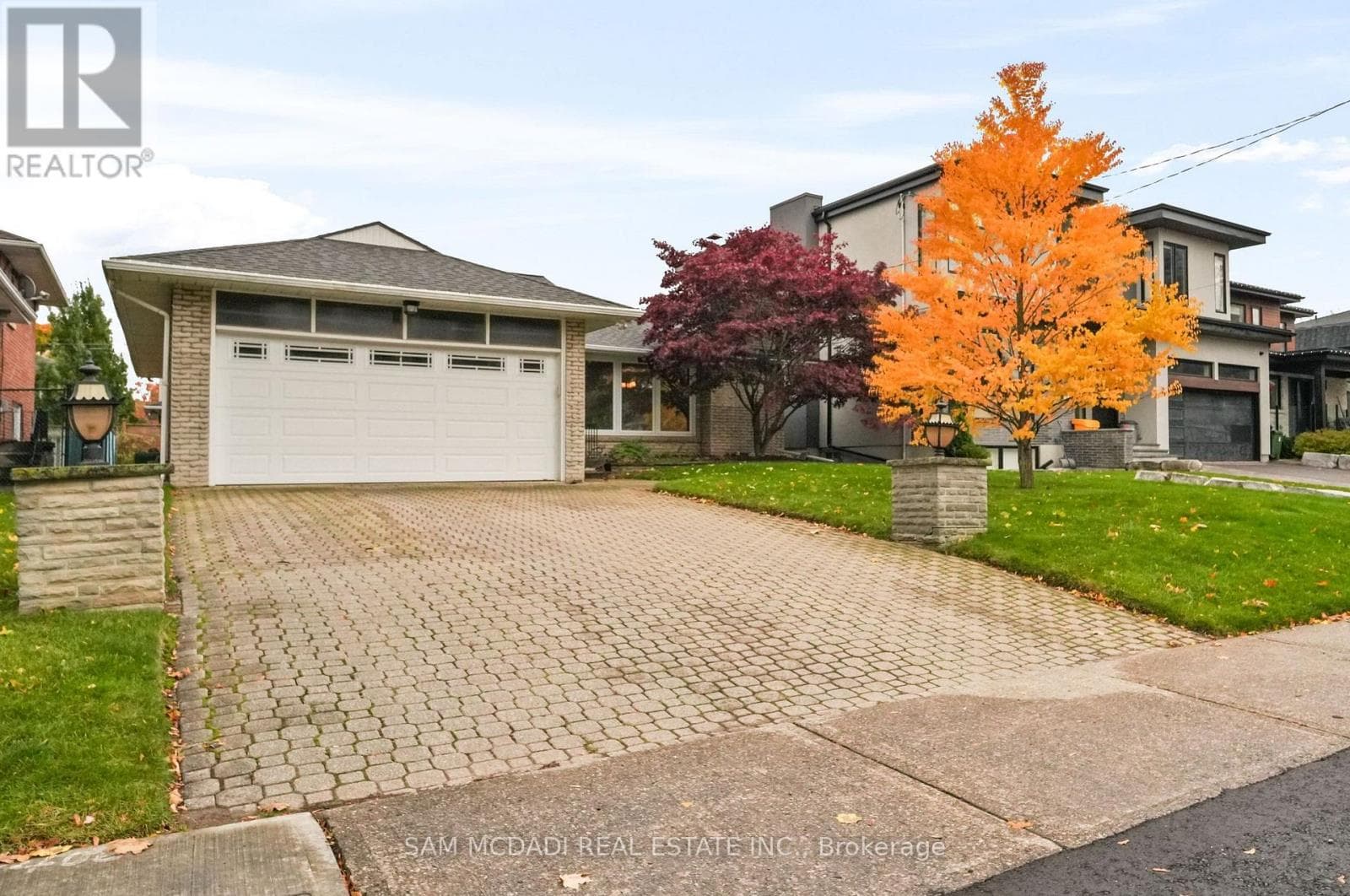 185 RATHBURN ROAD — Toronto (Princess-Rosethorn), Ontario - Main photo