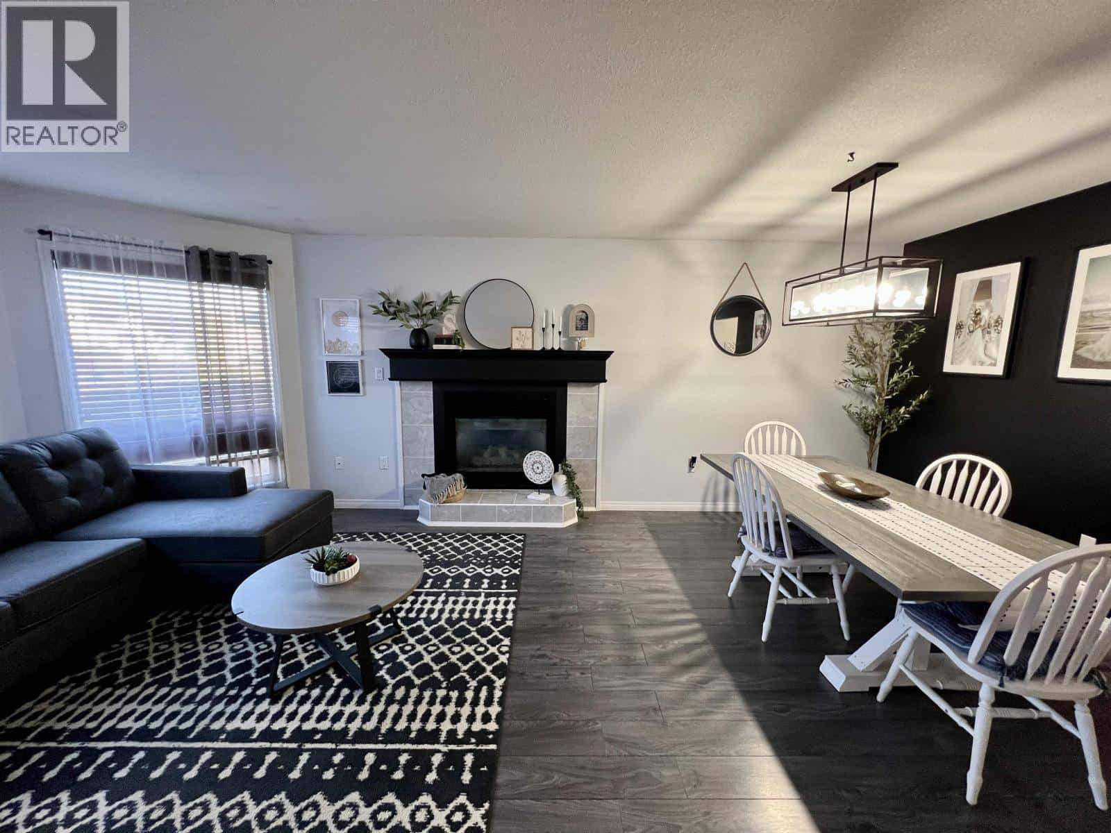 5516 W 57 STREET — Fort Nelson, British Columbia - Photo 3 of 38