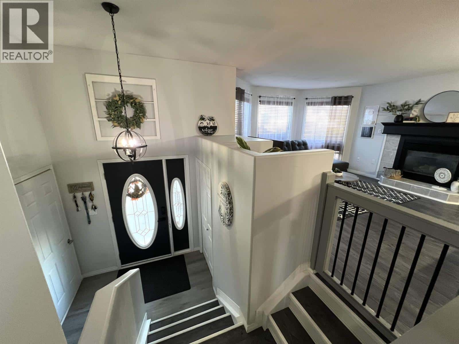 5516 W 57 STREET — Fort Nelson, British Columbia - Photo 2 of 38