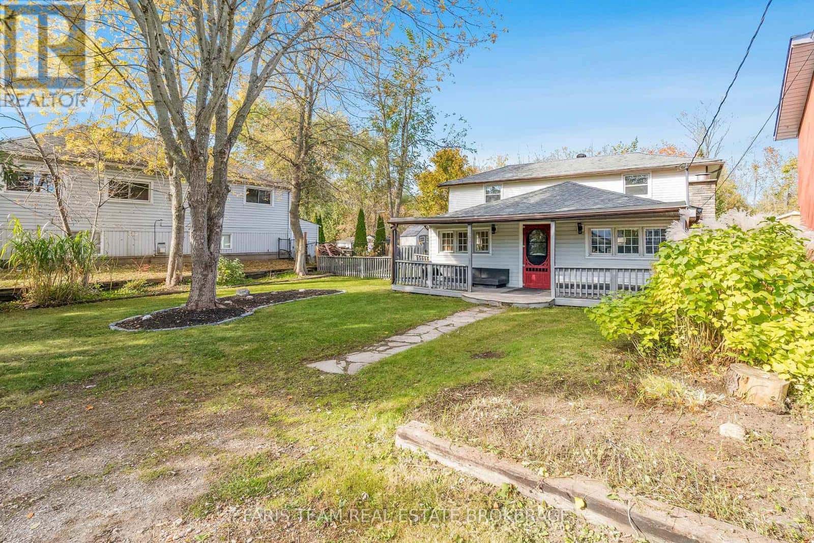 648 10TH LINE — Innisfil, Ontario - Photo 3 of 38