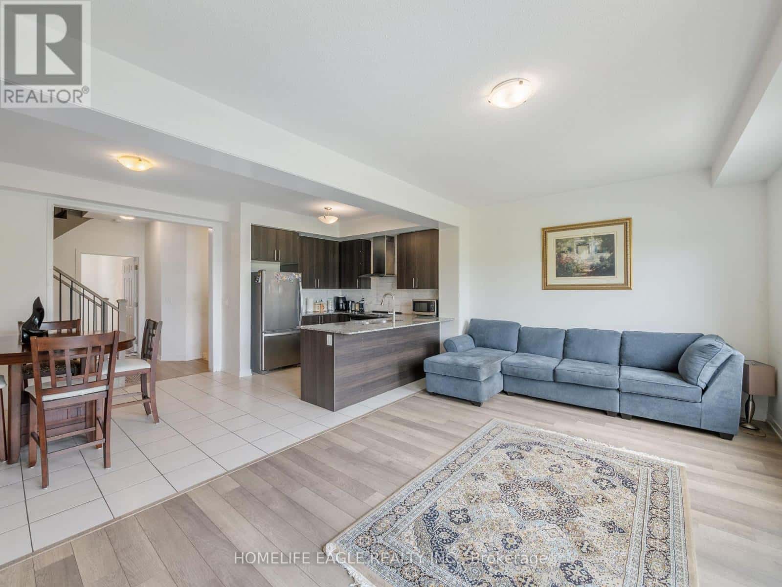 228 BENNETT STREET — Newmarket (Glenway Estates), Ontario - Photo 4 of 15