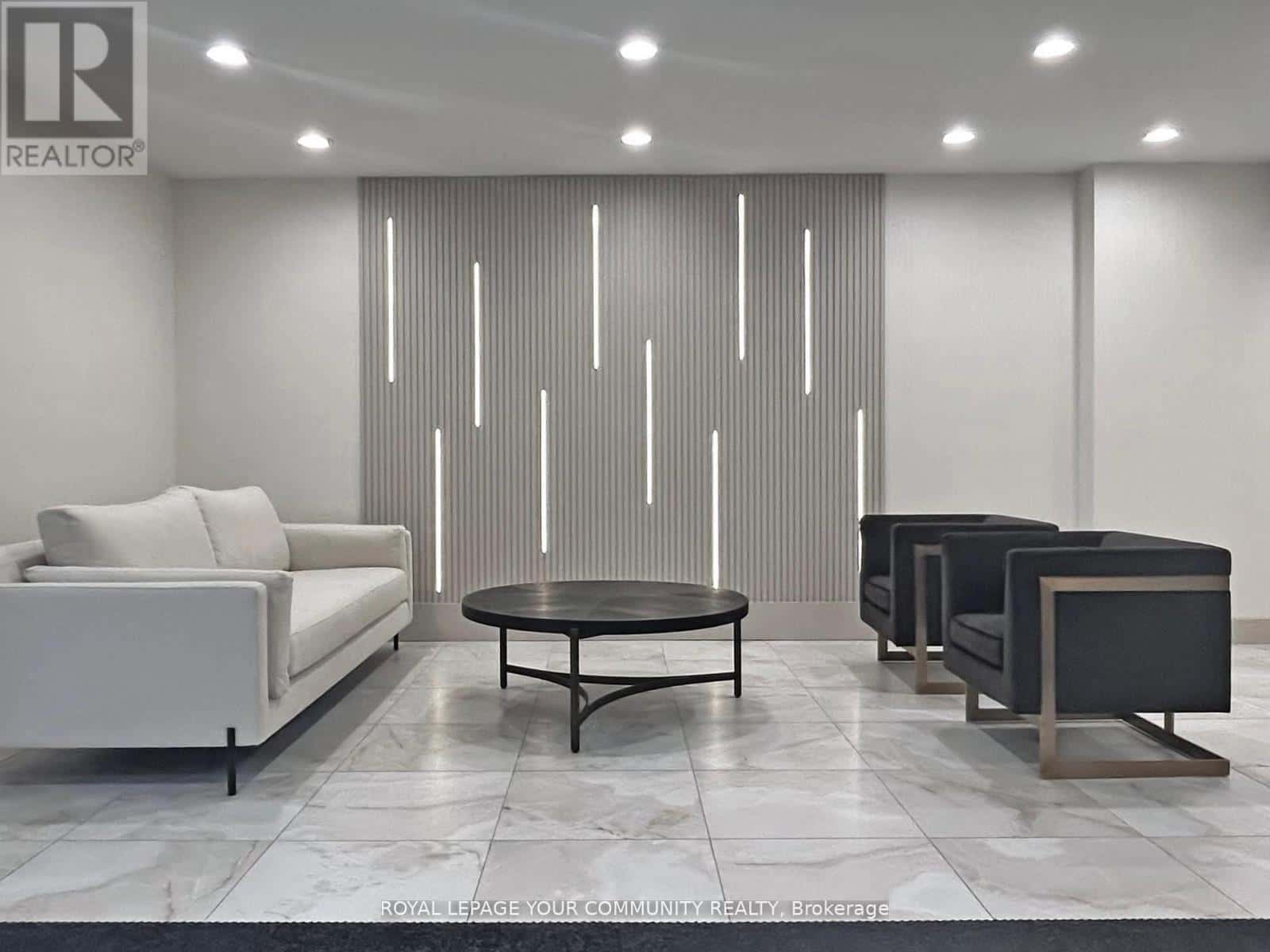 324 - 32 CLARISSA DRIVE — Richmond Hill (Harding), Ontario - Photo 4 of 41