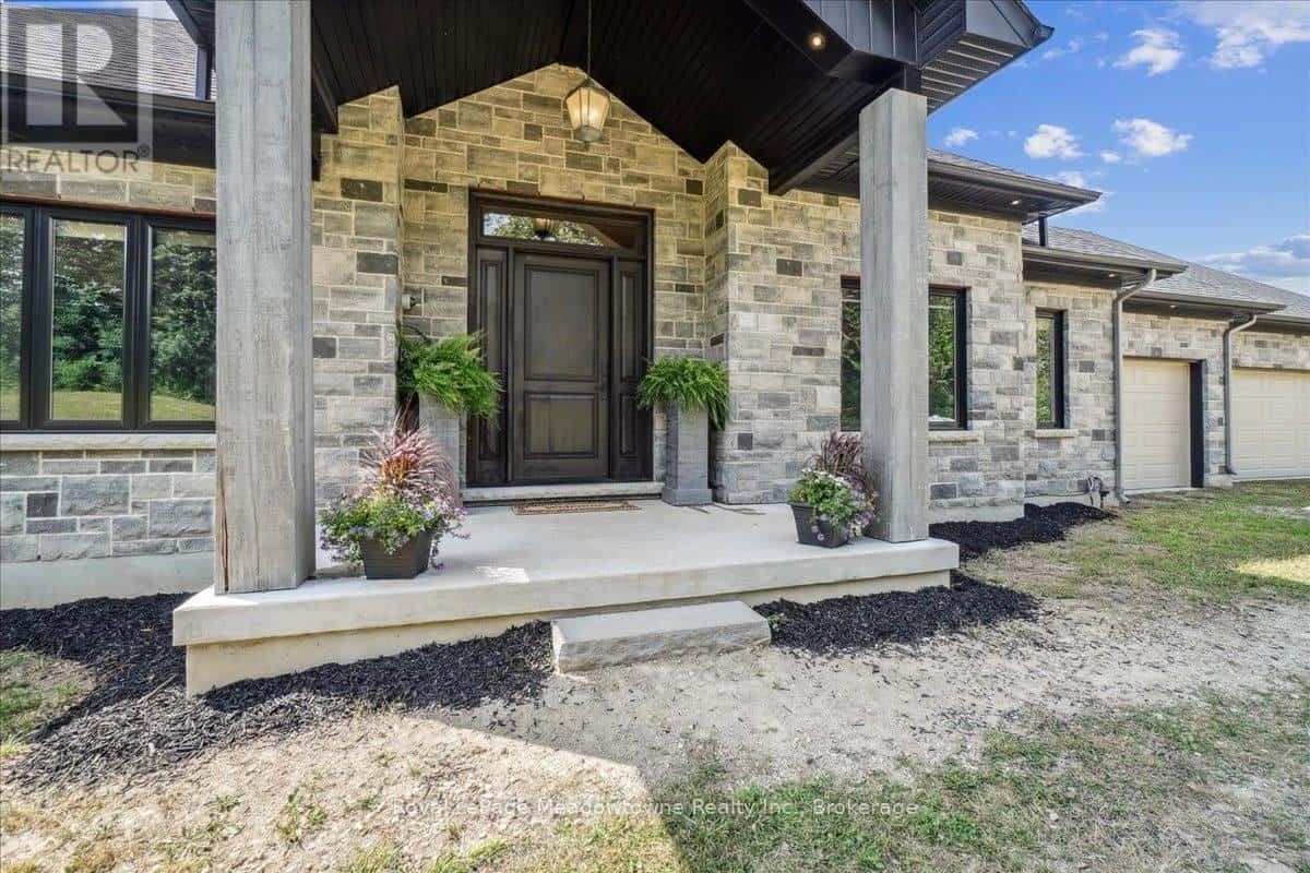 8837 WELLINGTON ROAD 124 — Erin, Ontario - Photo 4 of 49