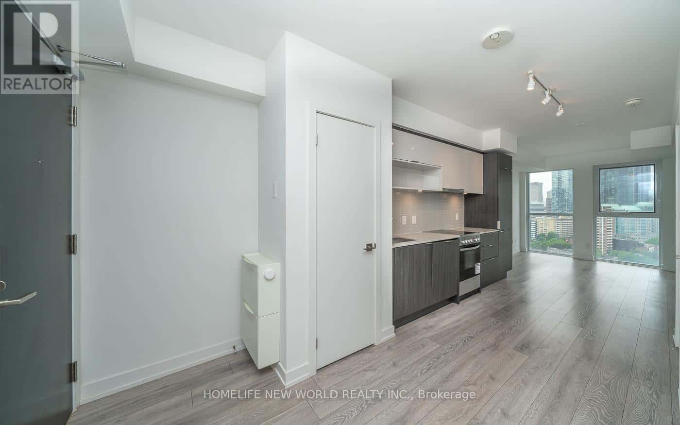 1811 - 159 WELLESLEY STREET E — Toronto (Cabbagetown-South St. James Town), Ontario - Photo 3 of 30