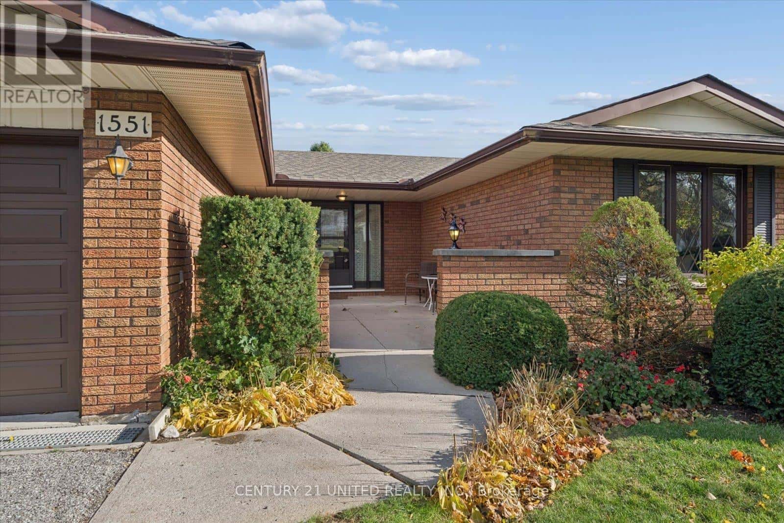 1551 CHERRYHILL ROAD — Peterborough (Monaghan Ward 2), Ontario - Photo 4 of 43