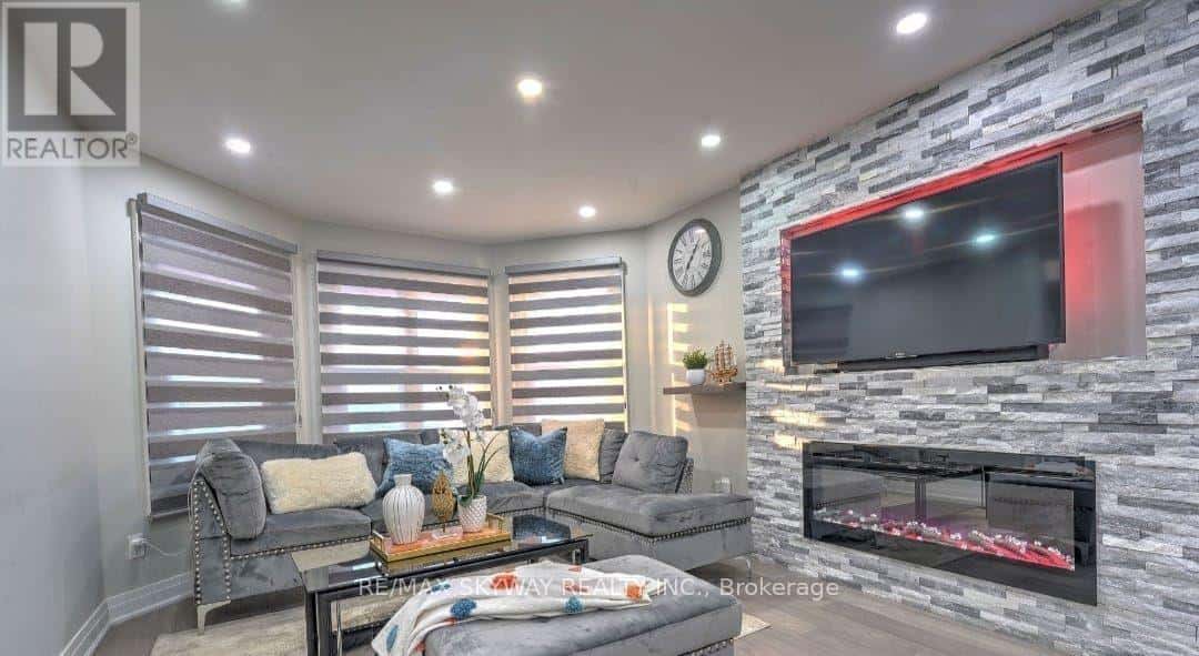 104 TORRANCE WOOD — Brampton (Fletcher's West), Ontario - Photo 3 of 16