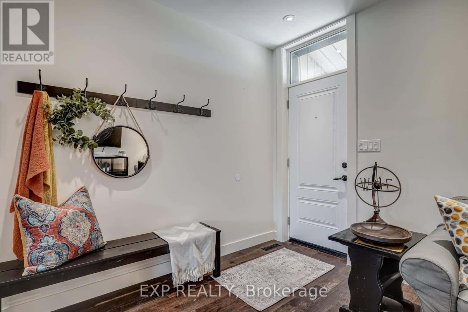 14 MILTON AVENUE — Hamilton (Gibson), Ontario - Photo 2 of 24