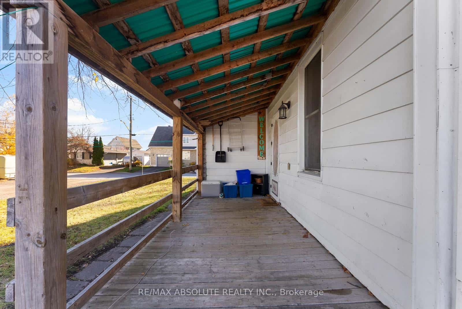 27 MACDONALD STREET S — Arnprior, Ontario - Photo 4 of 13