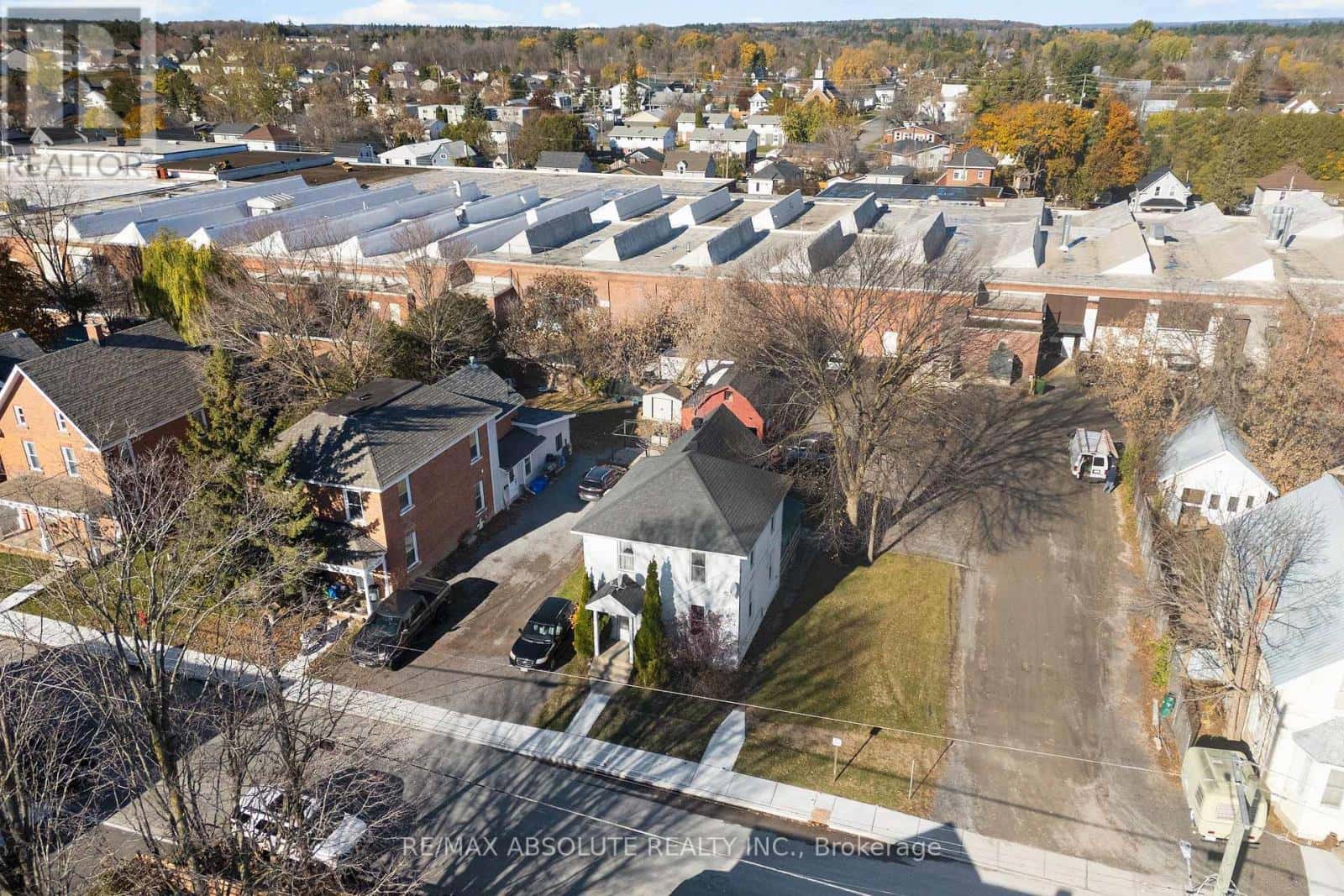 27 MACDONALD STREET S — Arnprior, Ontario - Photo 5 of 13