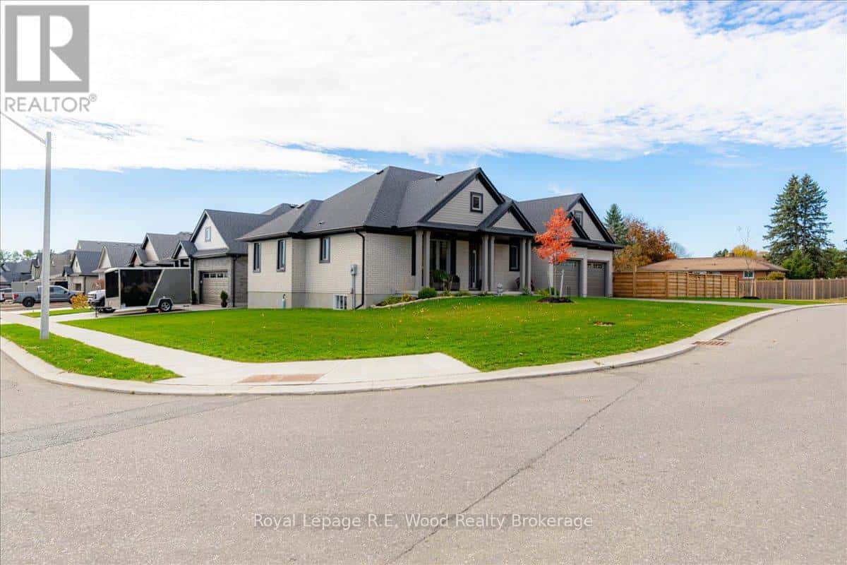 79 CANARY STREET — Tillsonburg, Ontario - Photo 4 of 39