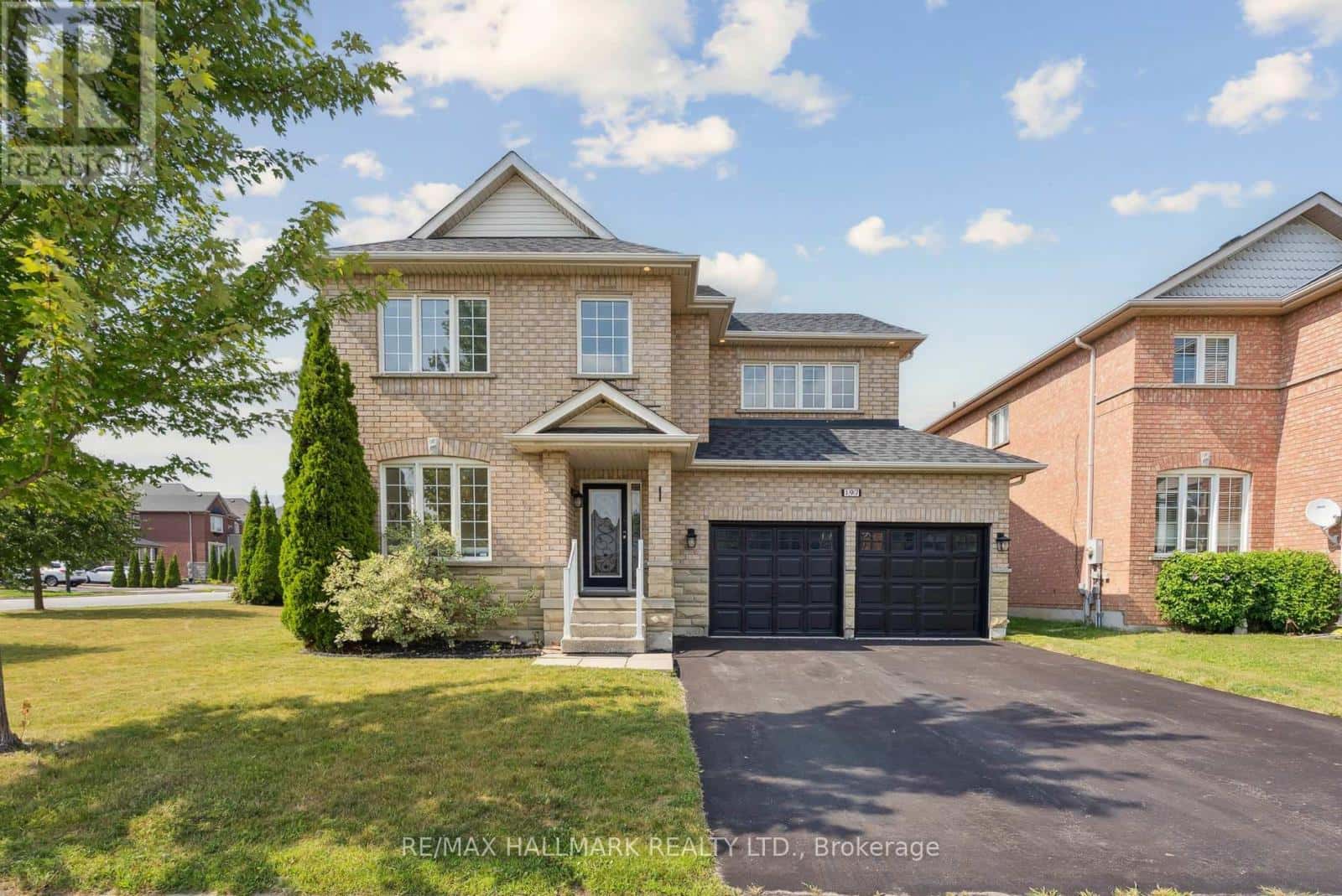 197 ASPENWOOD DRIVE — Newmarket (Woodland Hill), Ontario - Photo 2 of 50