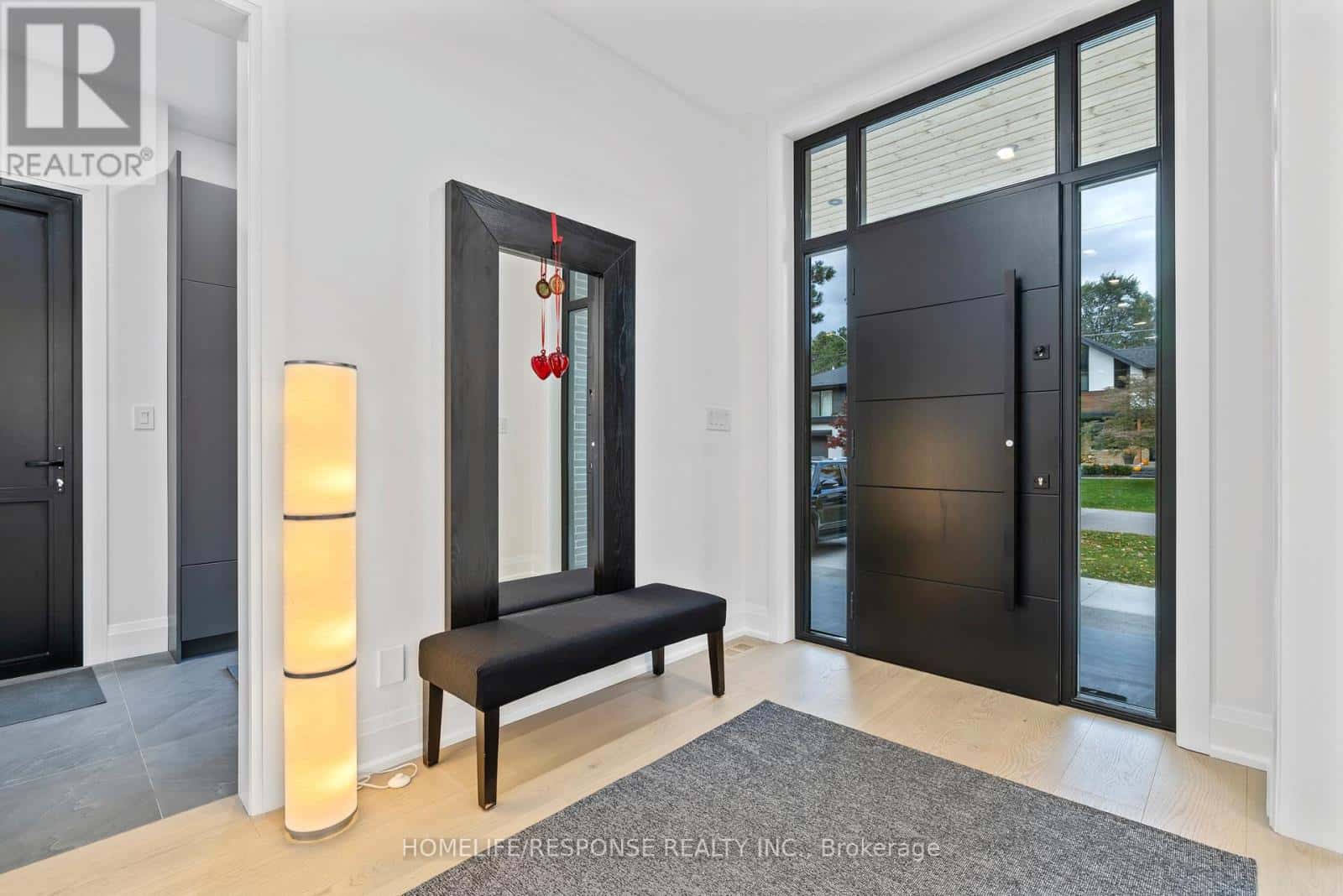 2110 COURTLAND CRESCENT — Mississauga (Lakeview), Ontario - Photo 4 of 50