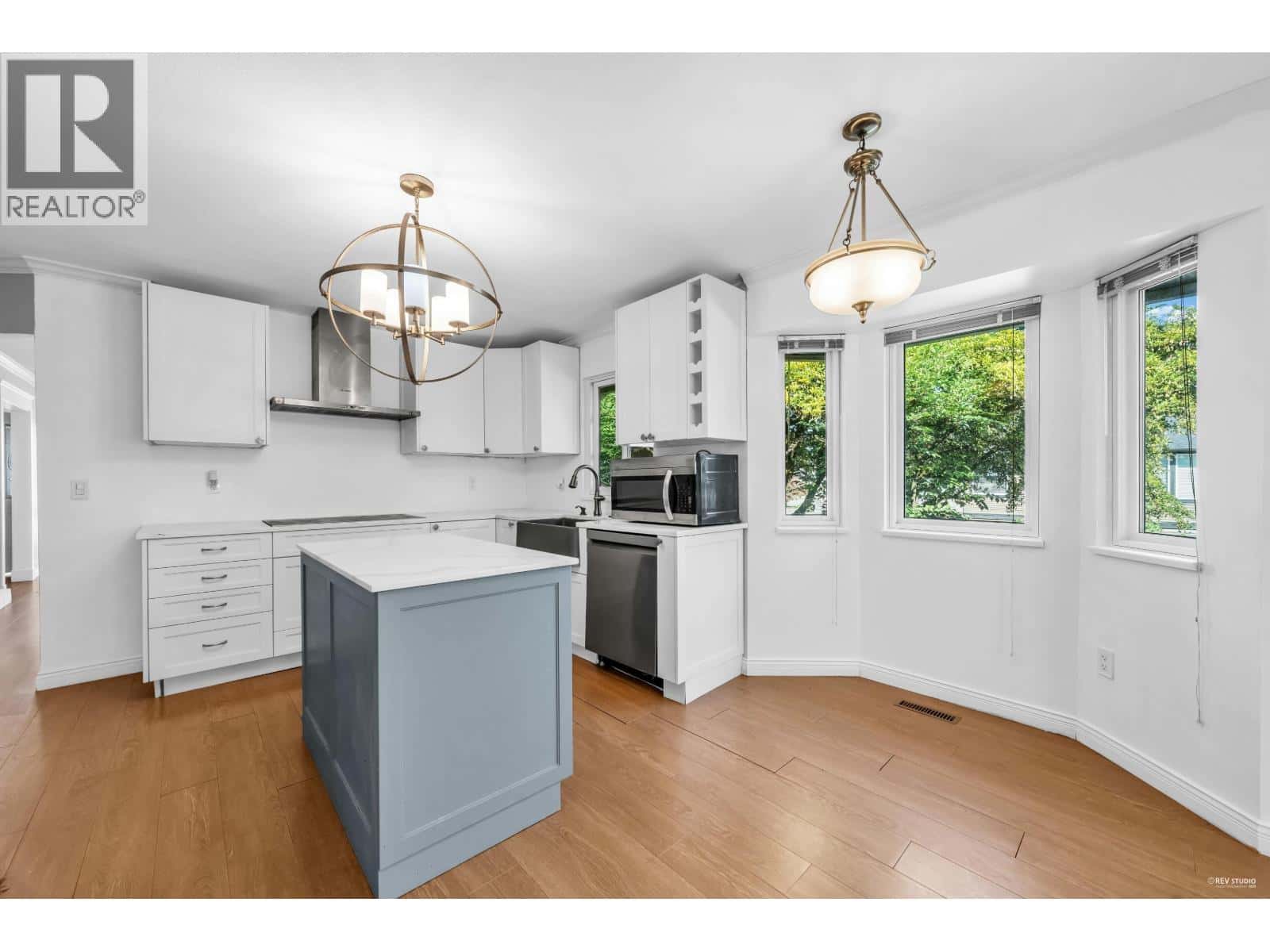 12150 CHESTNUT CRESCENT — Pitt Meadows, British Columbia - Photo 5 of 40