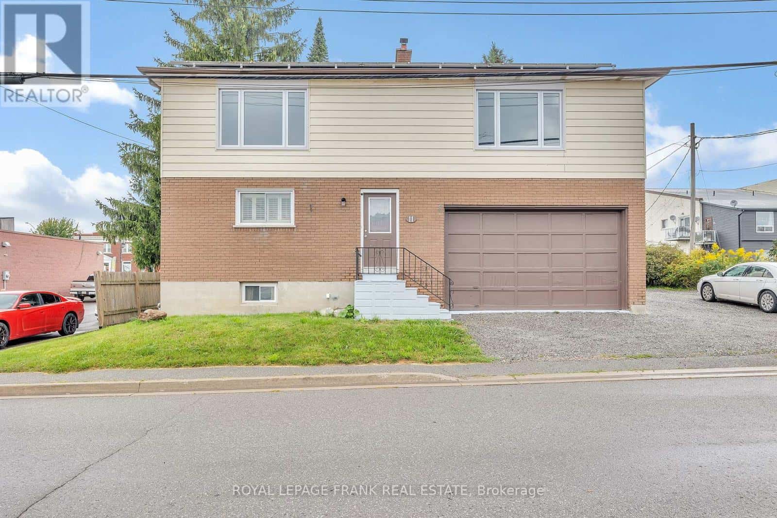 11 MARY STREET E — Kawartha Lakes (Omemee), Ontario - Photo 2 of 50