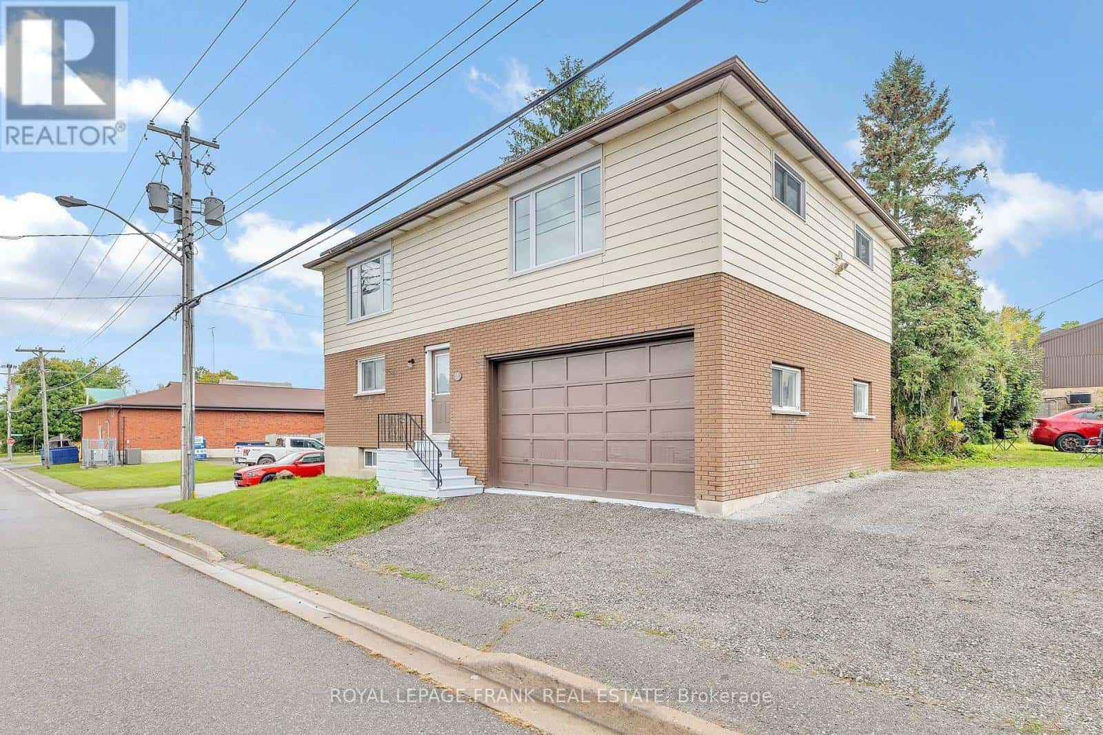 11 MARY STREET E — Kawartha Lakes (Omemee), Ontario - Photo 3 of 50