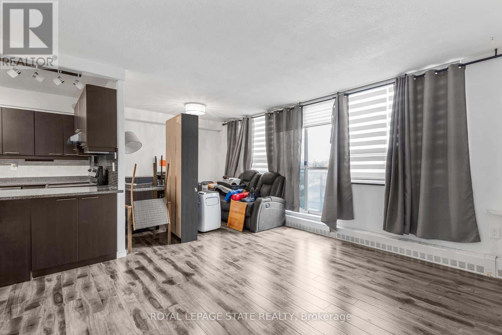 308 - 1050 STAINTON DRIVE — Mississauga (Erindale), Ontario - Photo 4 of 23