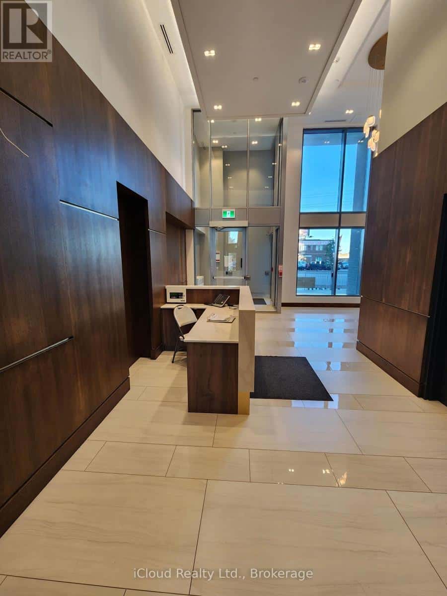 1411 - 2782 BARTON STREET E — Hamilton (Riverdale), Ontario - Photo 2 of 10