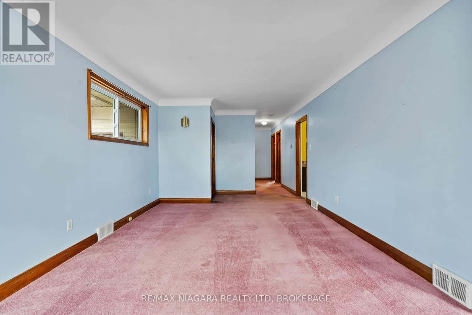 7653 WAYNE STREET — Niagara Falls (Ascot), Ontario - Photo 5 of 28