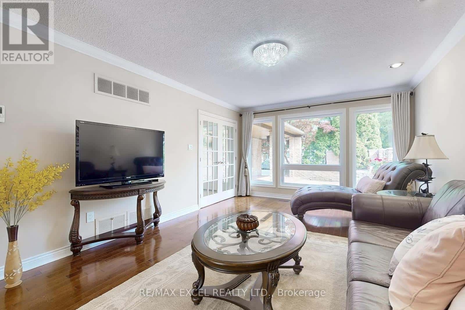 33 ROMAN ROAD — Markham (German Mills), Ontario - Photo 5 of 49