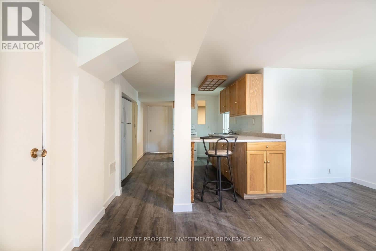 LOWER - 85 DAPHNE CRESCENT — Barrie (Cundles East), Ontario - Photo 4 of 21