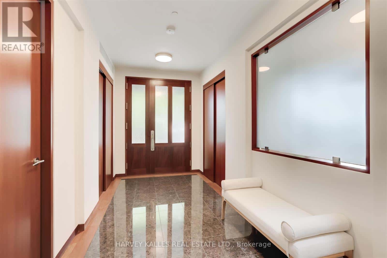 89 KINGSWAY CRESCENT — Toronto (Kingsway South), Ontario - Photo 3 of 34