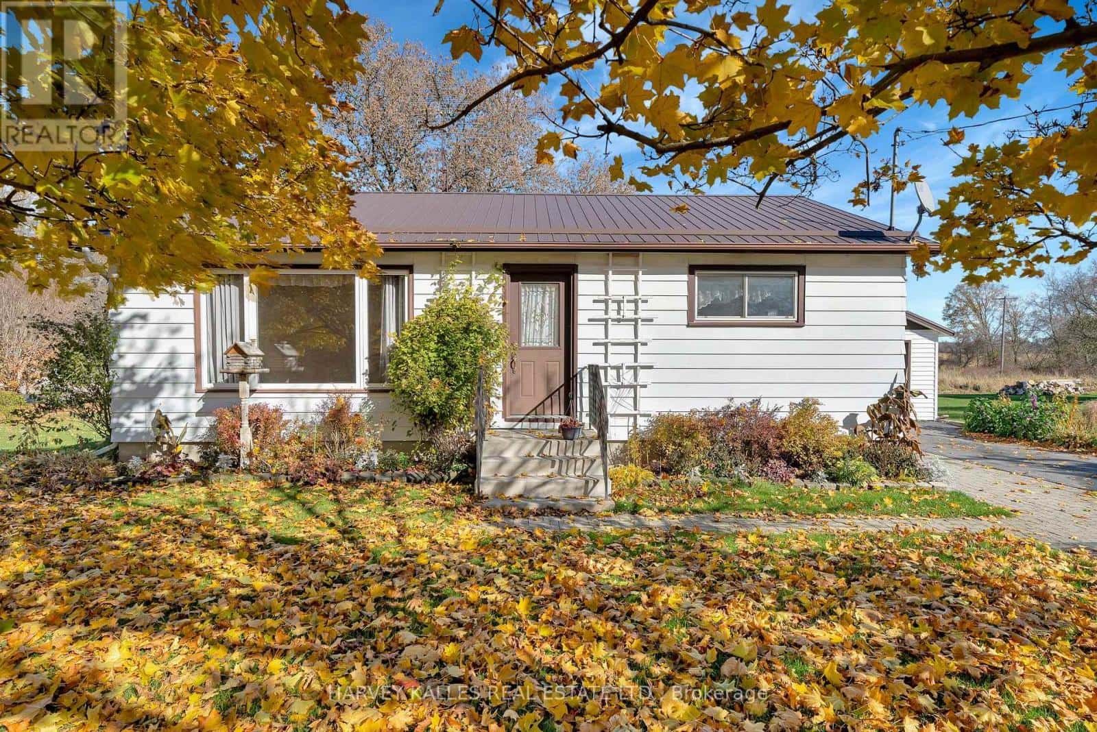 1075 COUNTY RD 10 ROAD — Prince Edward County (Athol Ward), Ontario - Photo 3 of 23