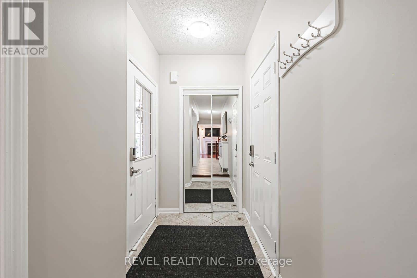 715 AMBROISE CRESCENT — Milton (CO Coates), Ontario - Photo 3 of 42