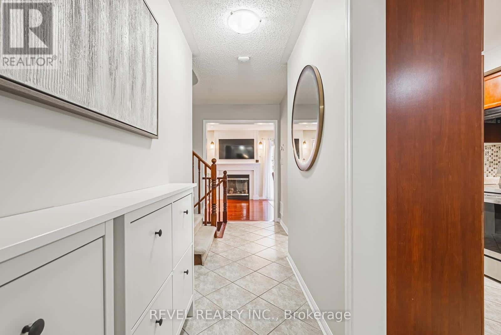 715 AMBROISE CRESCENT — Milton (CO Coates), Ontario - Photo 4 of 42