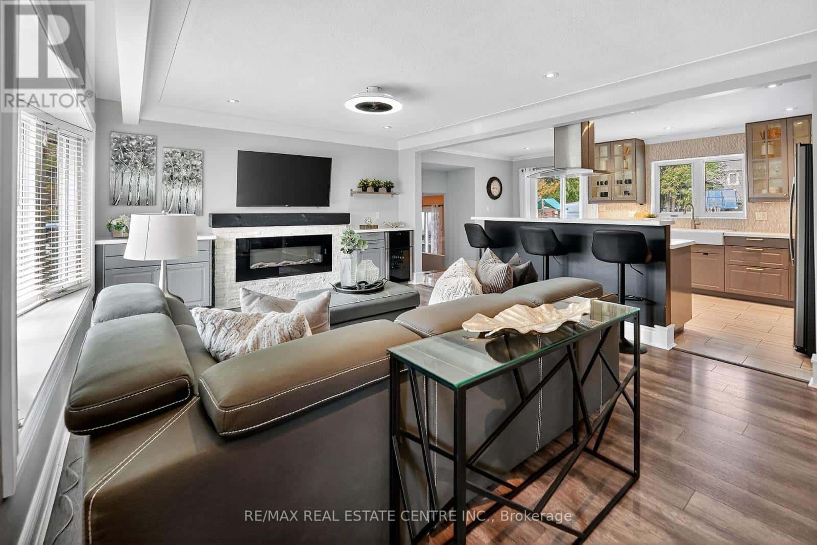 23 PINEWOOD AVENUE — Grimsby (Grimsby East), Ontario - Photo 4 of 47